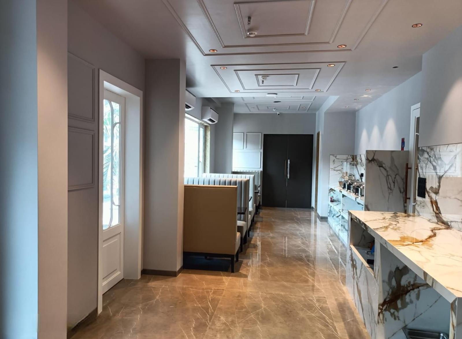 J Hotel And Banquets Мумбаї Екстер'єр фото